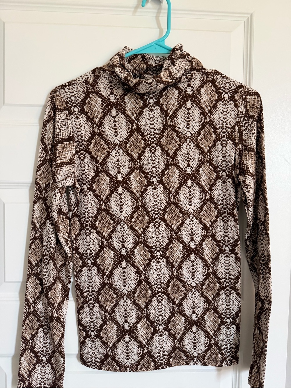 Snake Print Long Sleeve Turtleneck Top - Brown & Cream